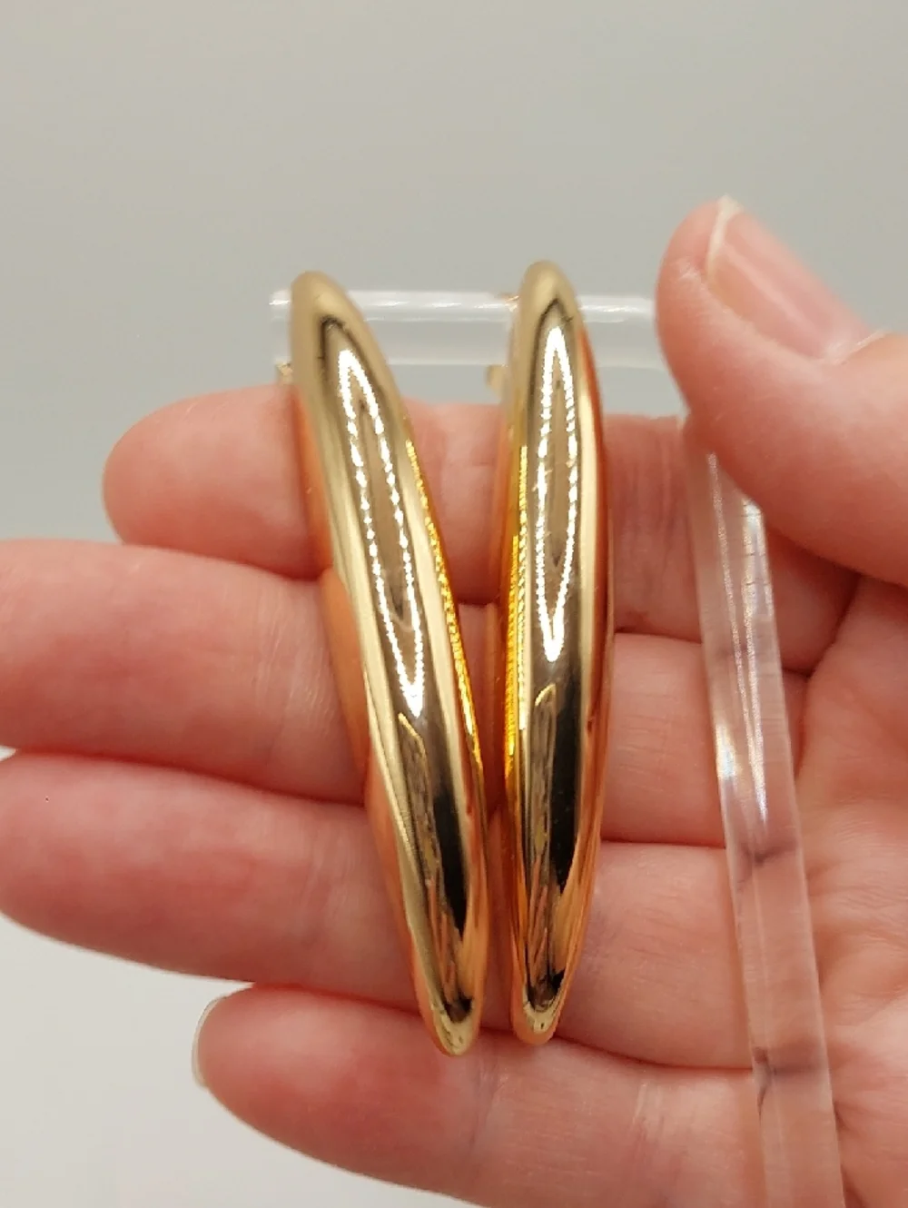 1990's Goldtone Curved Hoop Pierced Earrings - Women Jewelry - Picture 3 of 10